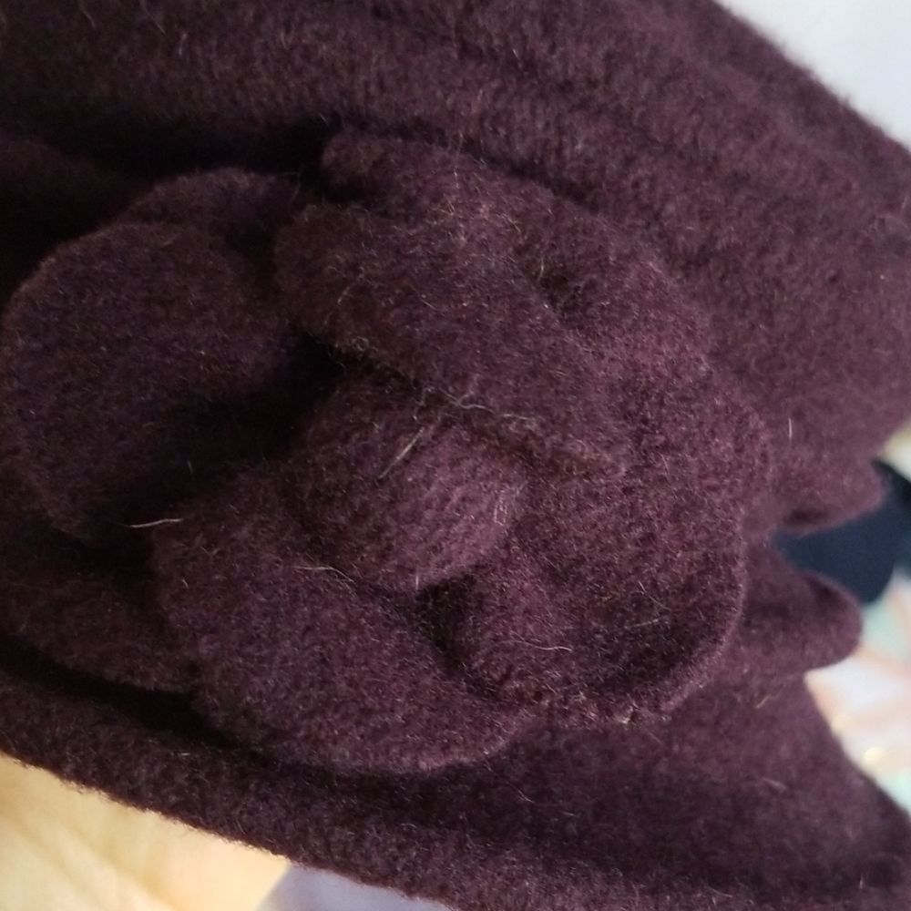 Deep purple hat - Picture 5 of 5